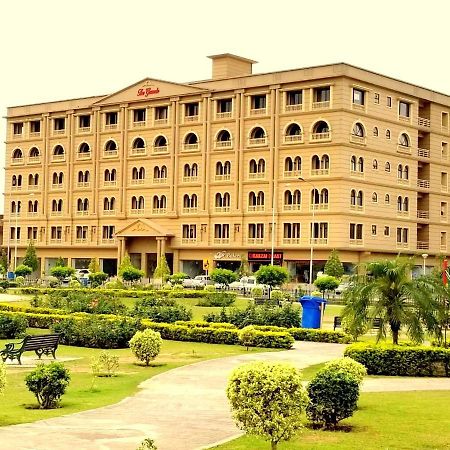 Executive 3 Bedrooms Apartment In Bahria Town Rawalpindi Exterior photo